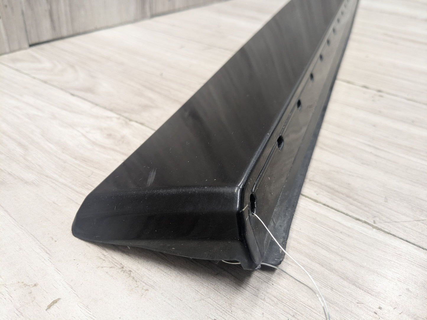 2011 - 2017 BMW X3 F25 Front Left Driver Exterior Door Trim Molding 8050441 N20B20O0
