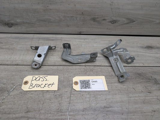 2012-2018 BMW 340i F30 Front Right Passenger Fender Brackets SET 7255844