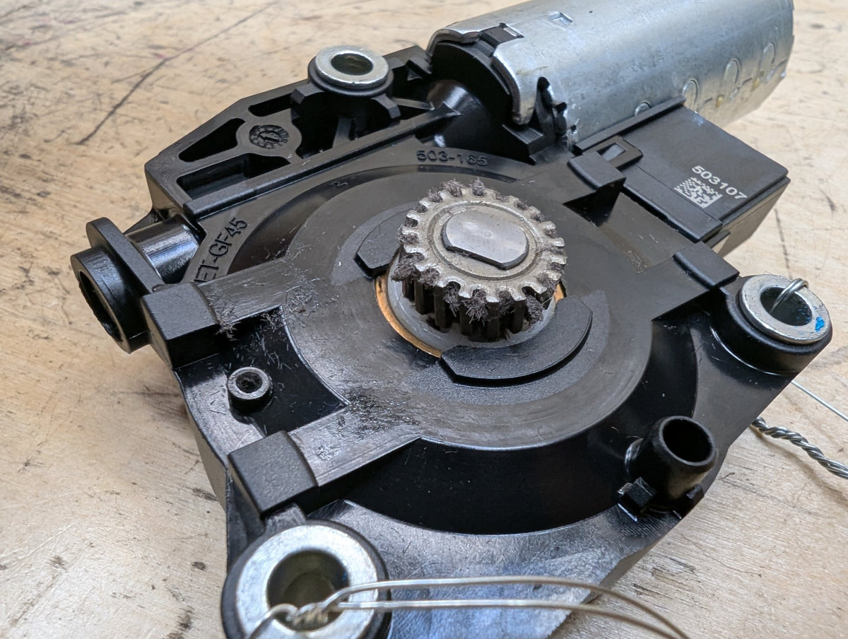 2019-2026 BMW M340i G20 Sunroof Sun Roof Glass Motor 7424804 OEM
