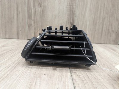 OEM BMW F22 F23 F87 228 230 M235 M240 M2 Dash Right Passenger Air Vent Button