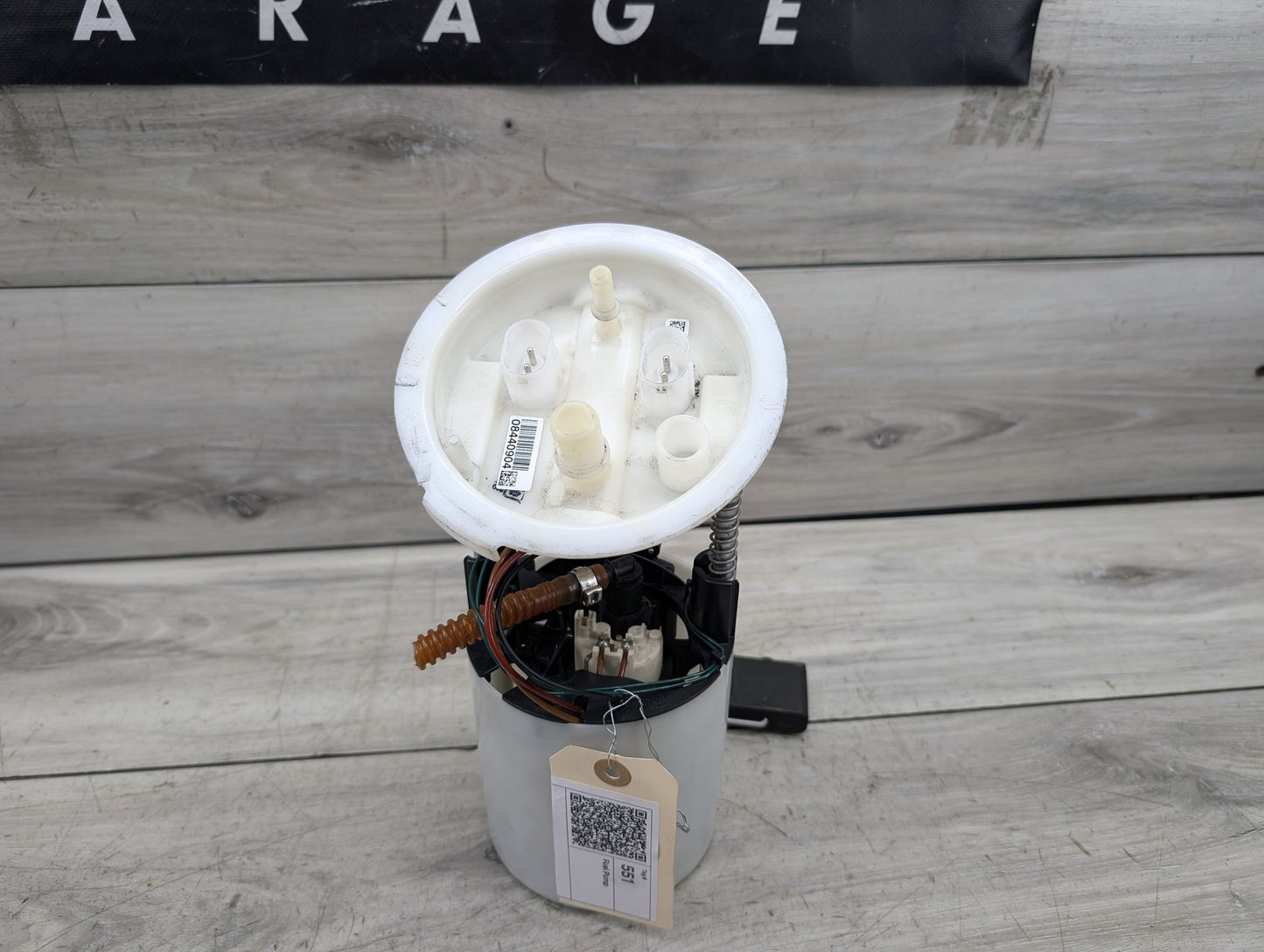 2010 BMW 335i E93- Fuel Pump PN: 6765717