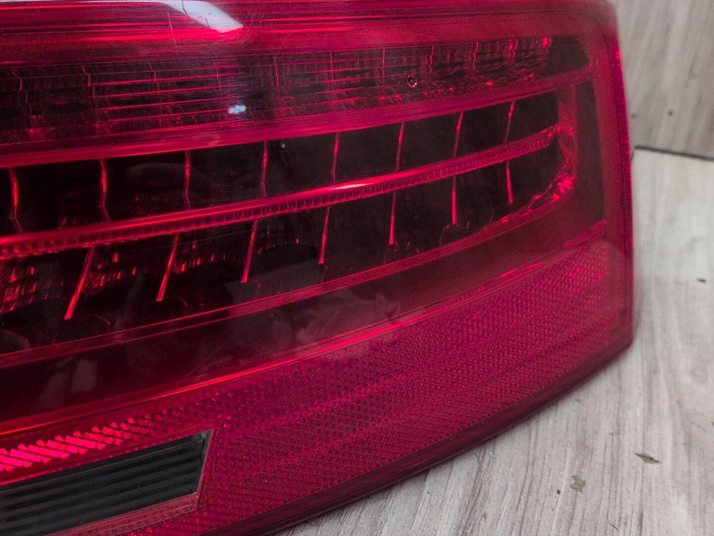2008 - 2017 Audi S5 8T Rear Right Passenger Outer Tail Light 8T0945096J