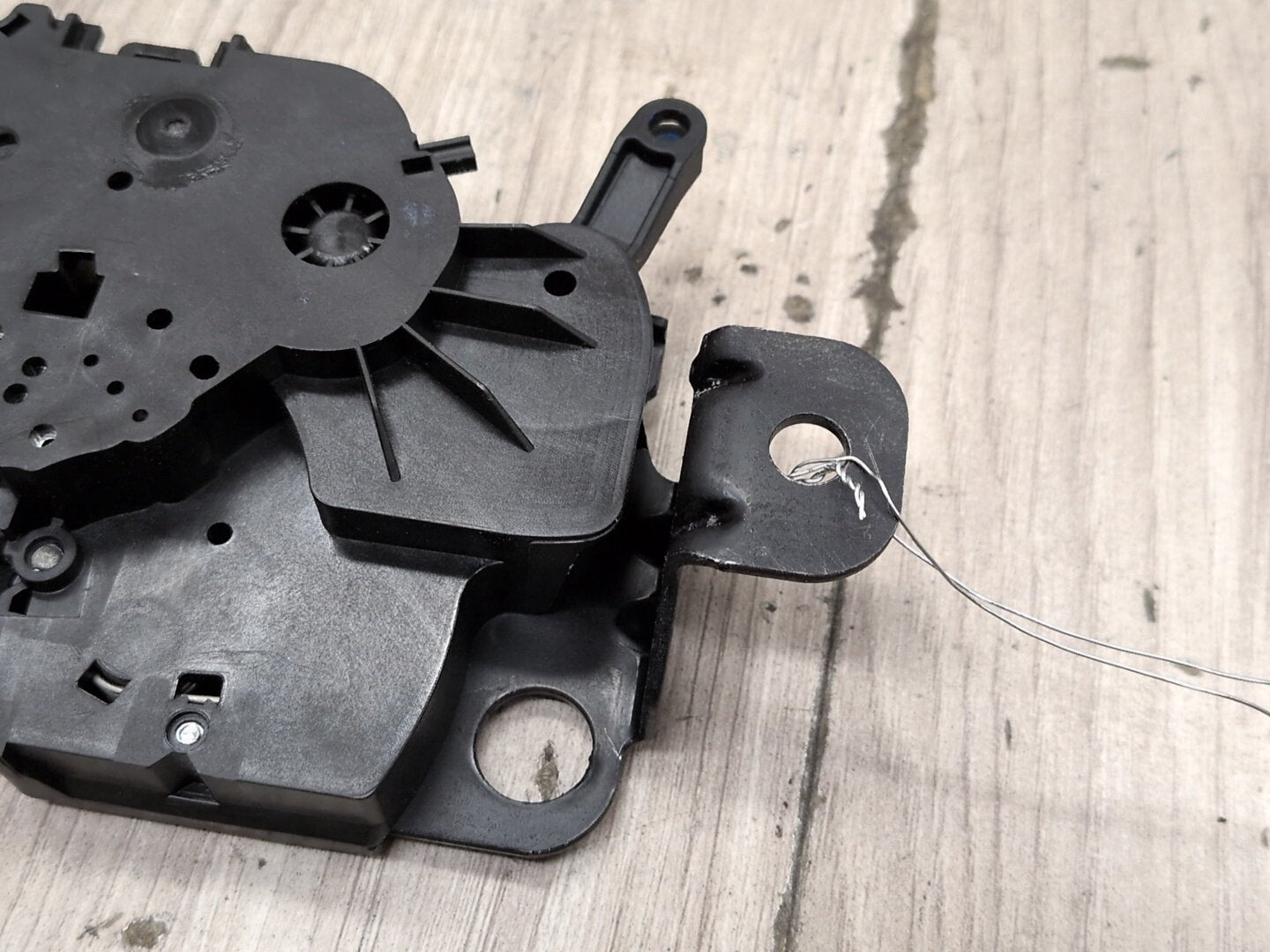 OEM BMW F44 F90 G20 G22 G26 G30 G42 G80 G82 Trunk Lid Latch Lock Opener Actuator