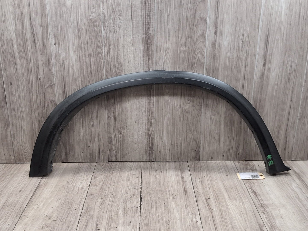 2007-2013 BMW X5 E70 Front Right Passenger Fender Flare Arch Trim Molding 7163560