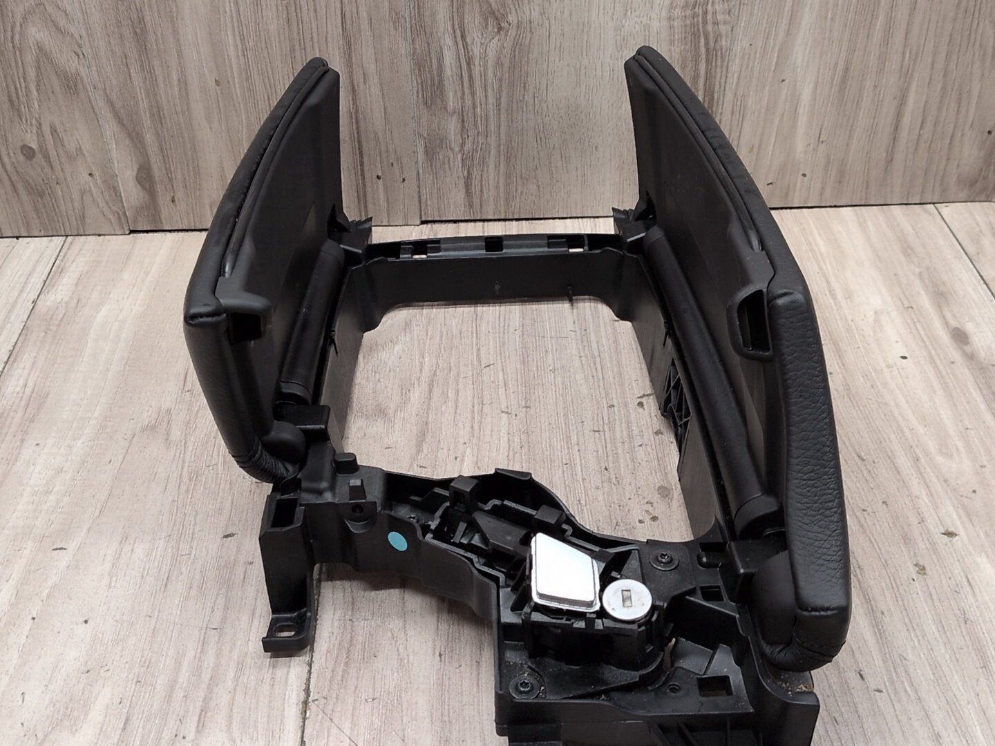 2011-2016 BMW 535i F10 Center Console Armrest Arm Rest 9216865