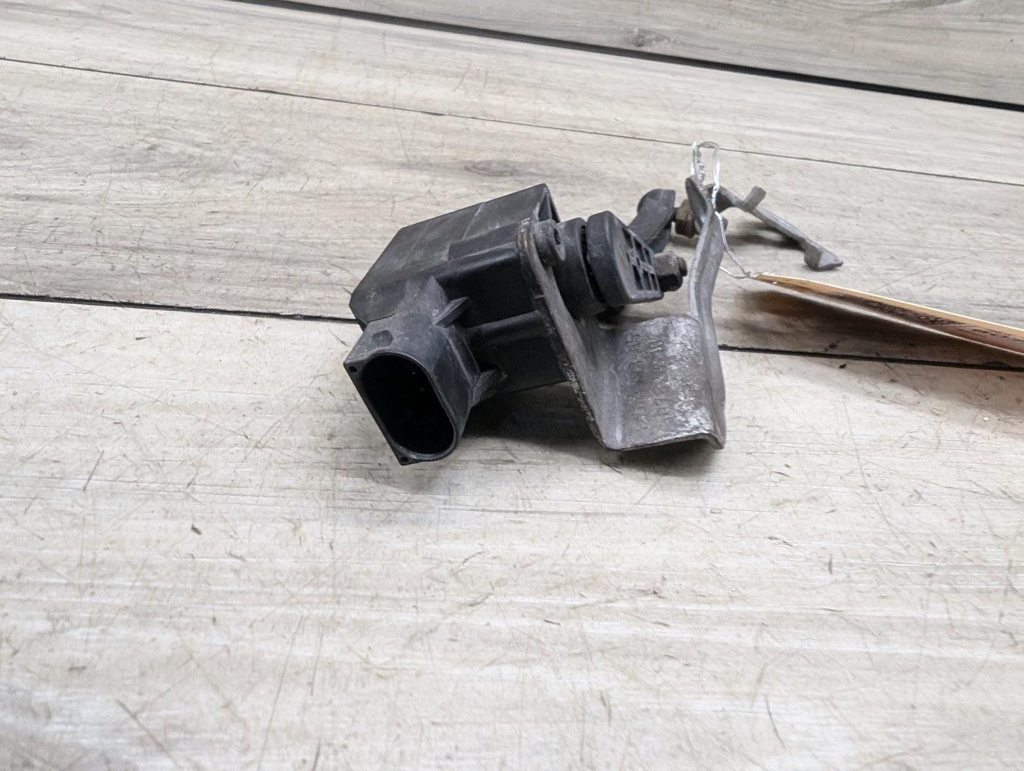 2007-2013 BMW 328i E93 Suspension Height Level Sensor 6784694