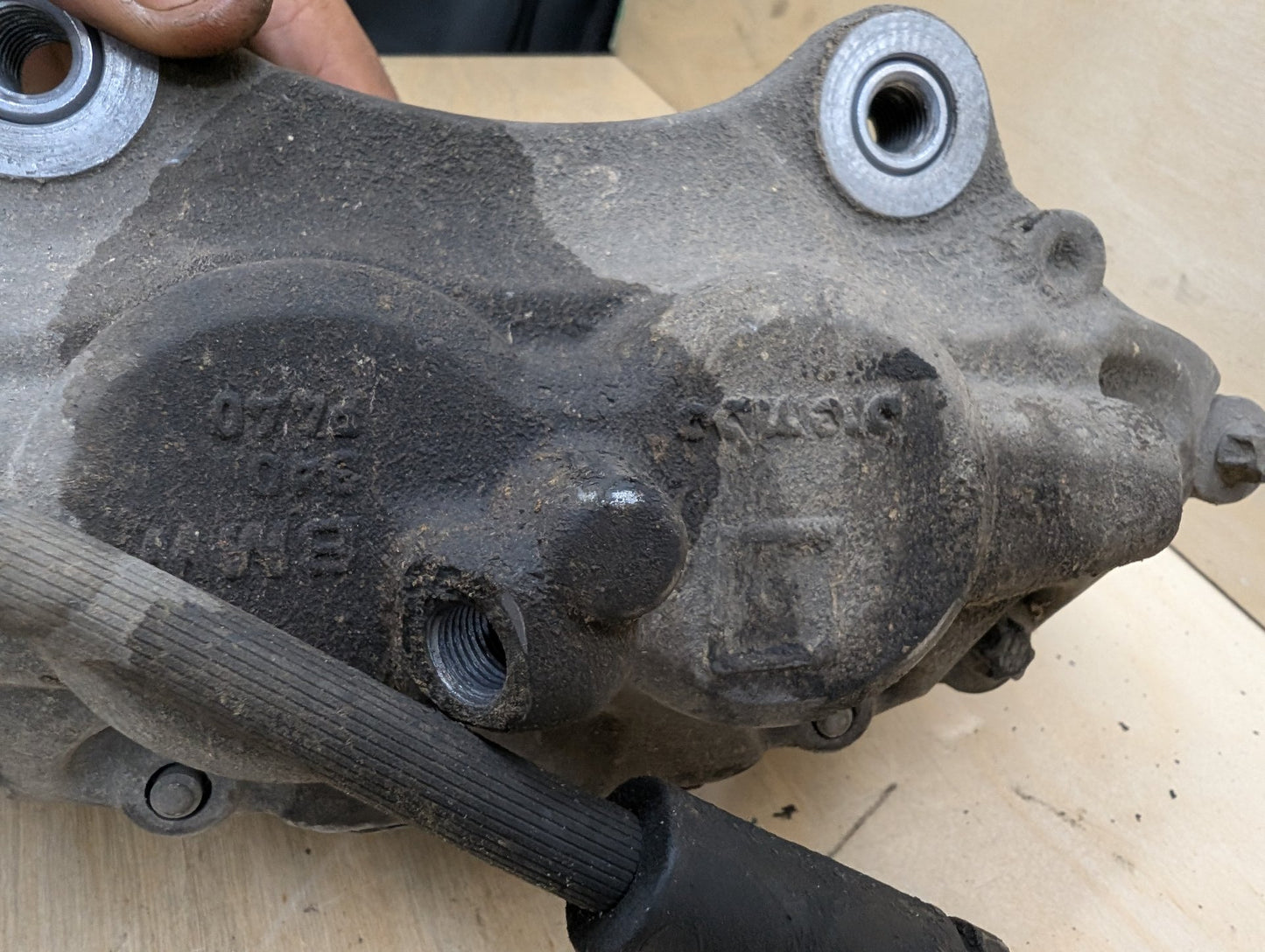 2012-2018 BMW 335i F30 Front Left Right Brake Caliper SET 6865537