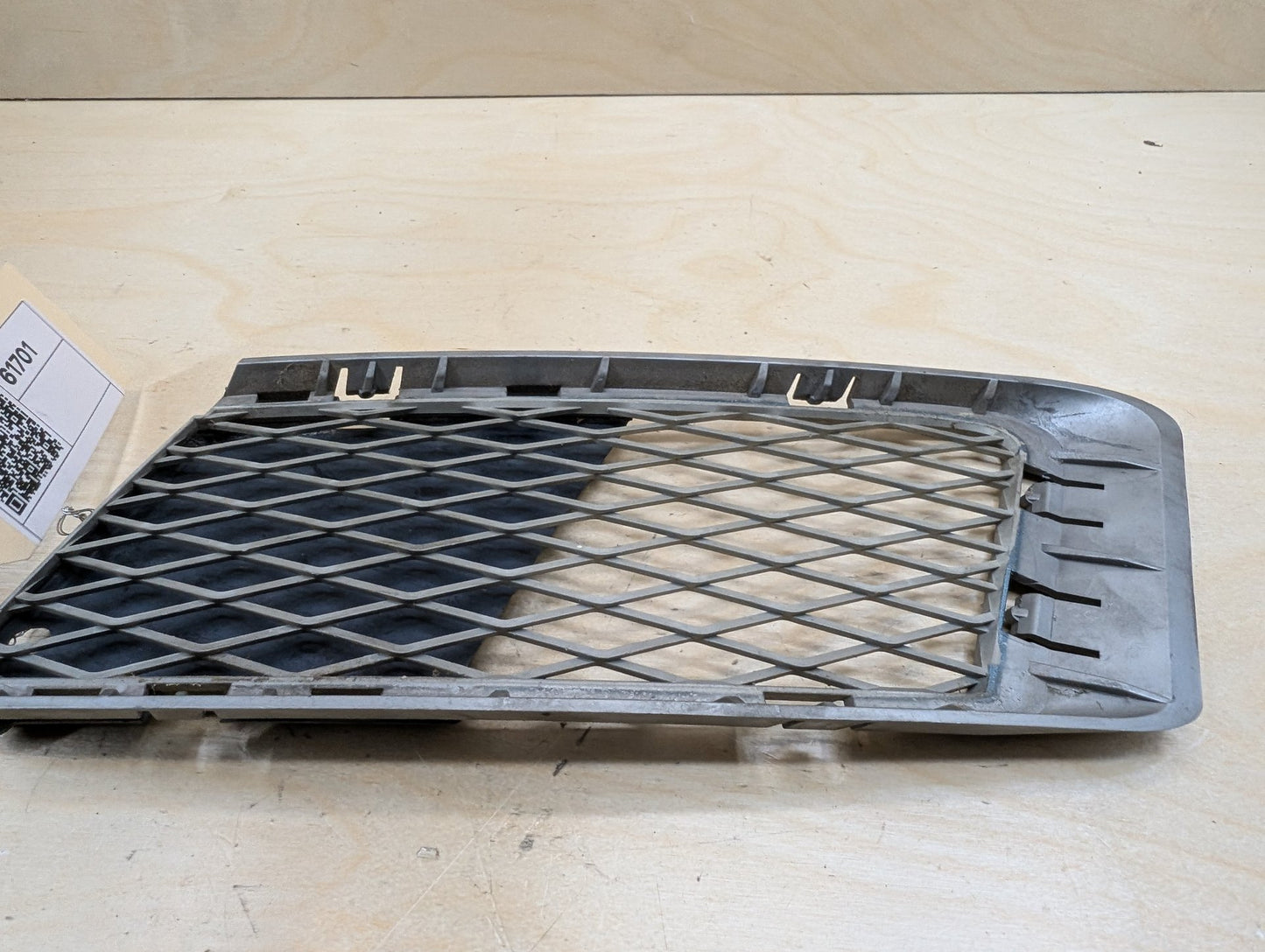 2007-2013 BMW 335i E93 Front Left Driver Bumper Cover Grille 7154721