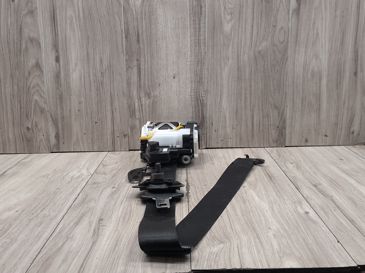 17-23 OEM BMW F90 G30 530 540 M550 M5 Front Left Driver Seatbelt Retractor Black