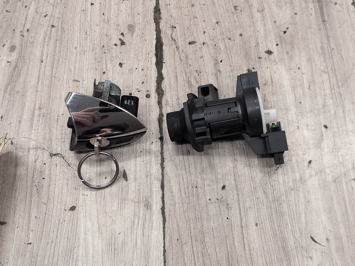 OEM Mercedes-Benz E550 W212 Front Left Rear Trunk Key Lock Mechanism w/ Key SET