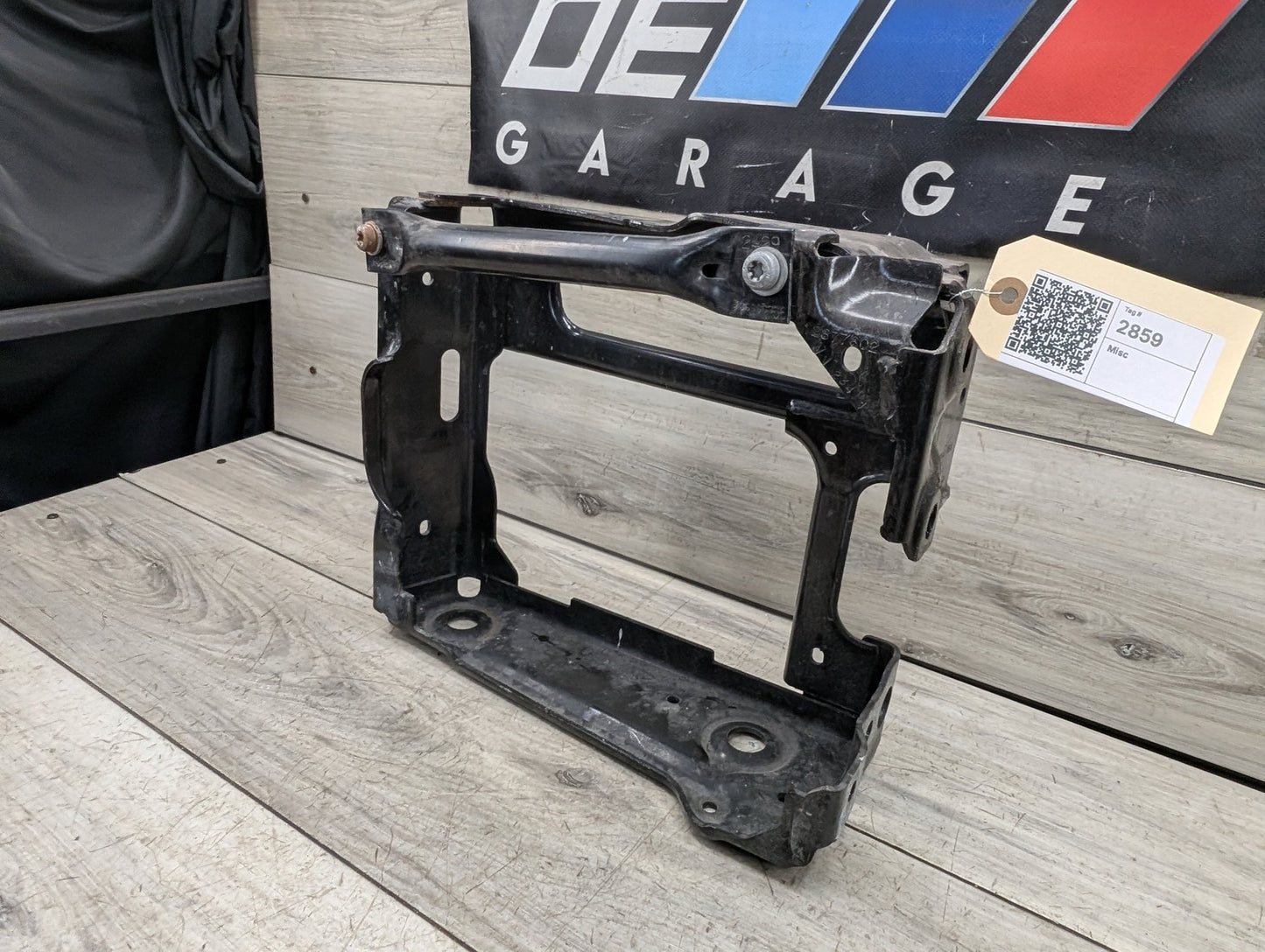 OEM BMW G01 G02 F97 F98 X3 X4 Front Left Driver Radiator Reinforcement Bracket