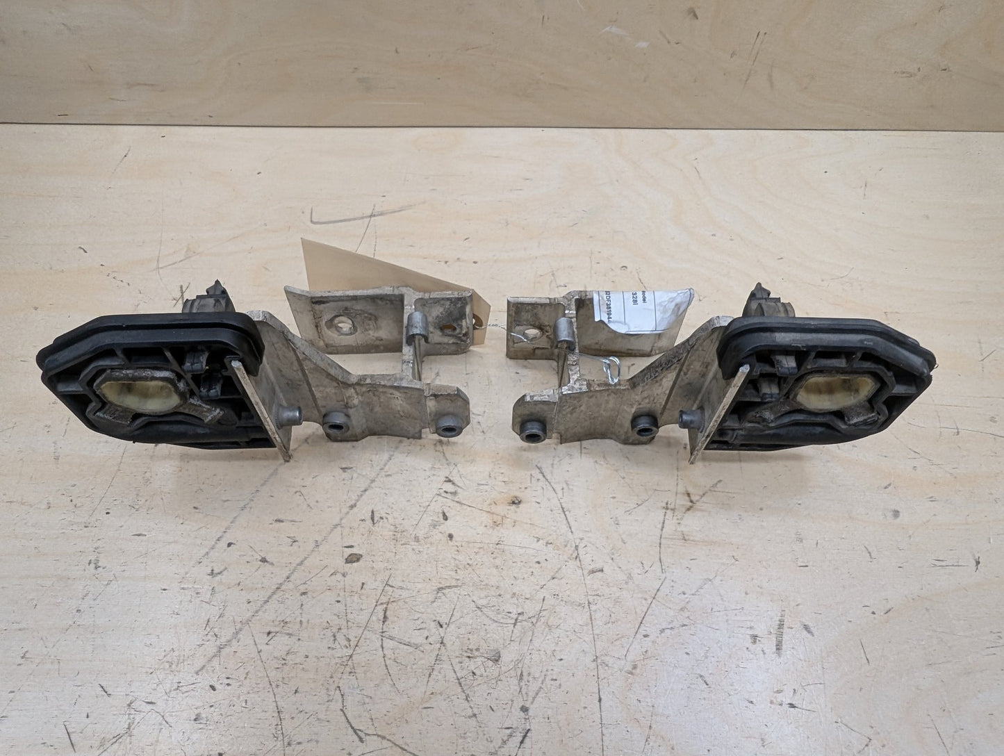 OEM BMW F22 F23 F30 F32 F33 F36 Left Right Radiator Carrier Support Bracket SET
