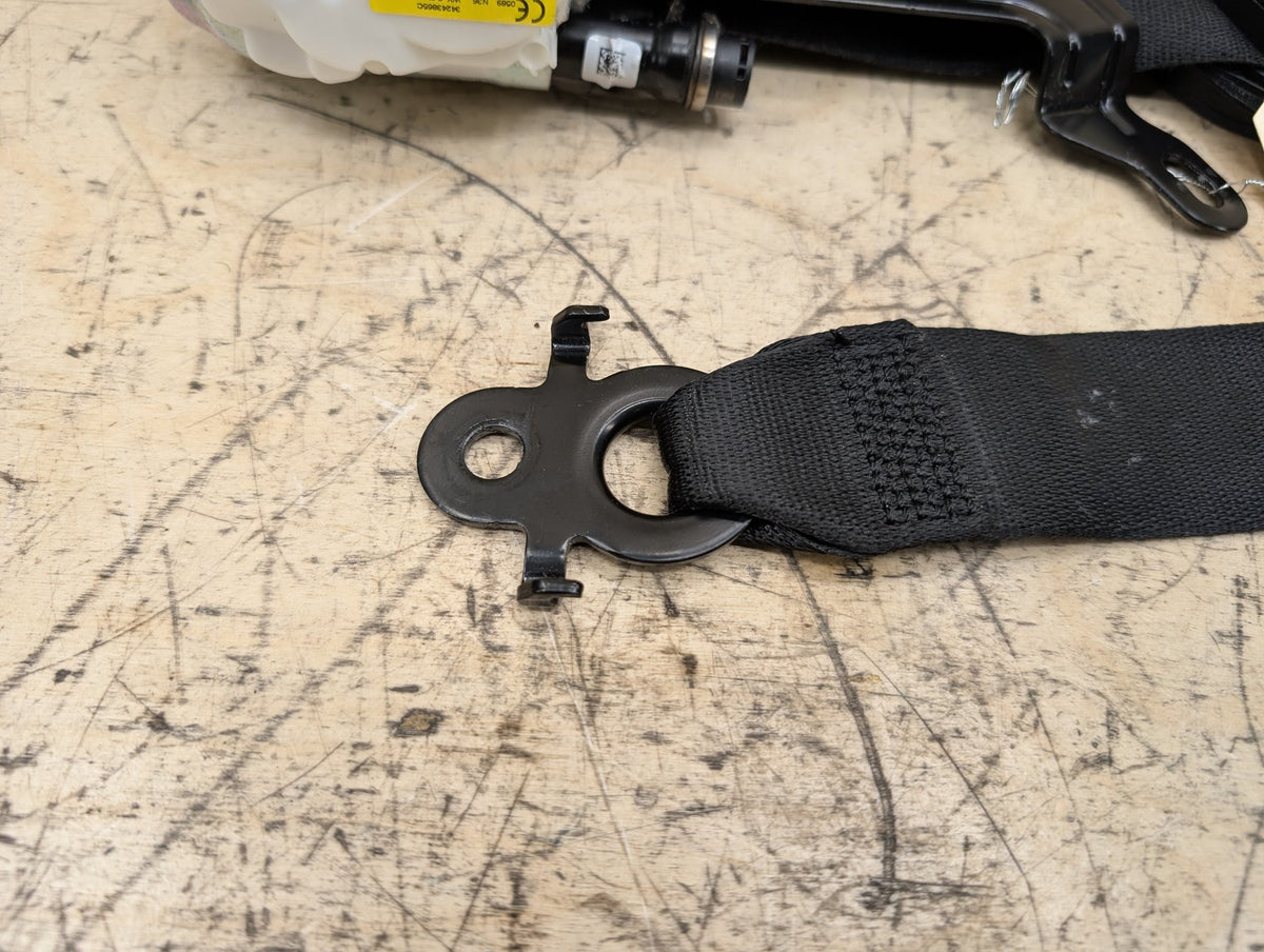 OEM BMW F95 F96 G05 G06 G07 X5 X6 X7 Front Left Driver Seat Belt Retractor Black