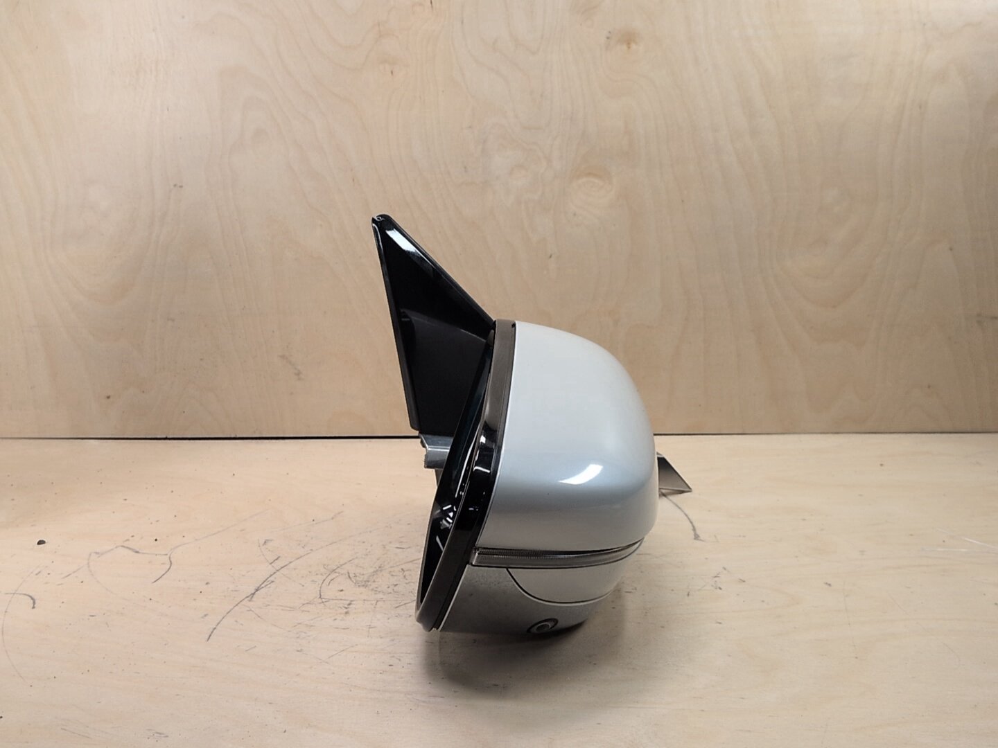 16-22 OEM BMW G12 740 Front Right Passenger Side Mirror Heated w/ Camera White A96
