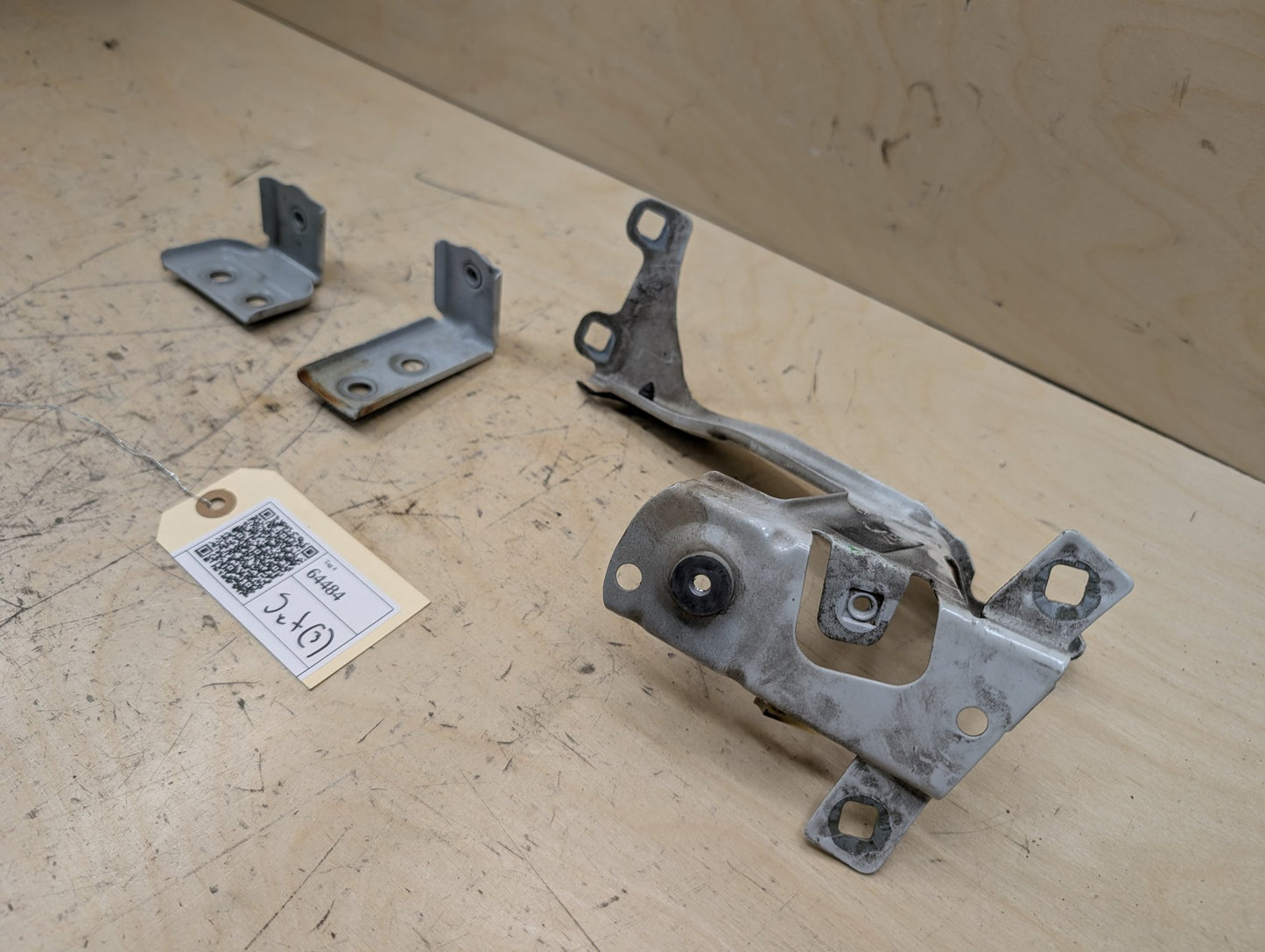 2016-2022 BMW 750i G12 Front Left Driver Fender Brackets SET 7347425