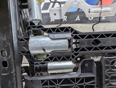 2018-2024 BMW X3 G01 Front Left Driver Seat Lower Track Frame Assembly 7414607