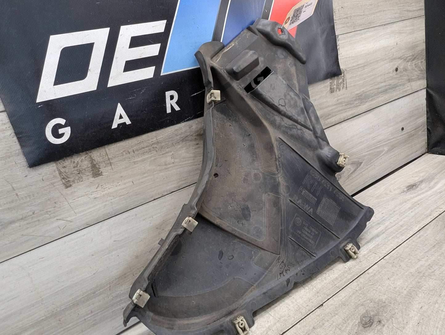 17-20 BMW 530i 540i Front Passenger Right Inner Fender Liner Underbody Cover