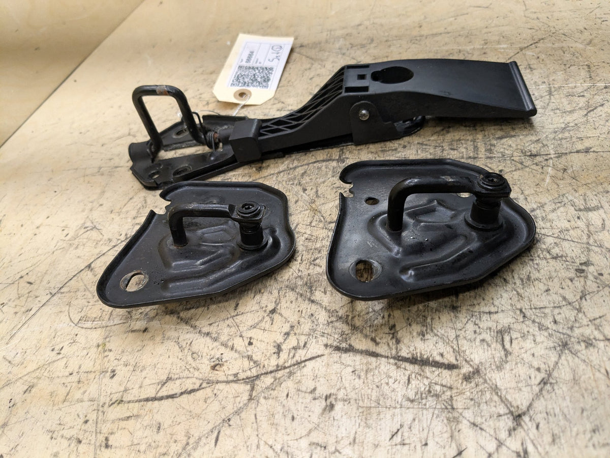 2012-2018 Audi A6 C7 Hood Bonnet Safety Lock Latches SET 4G0823186 OEM