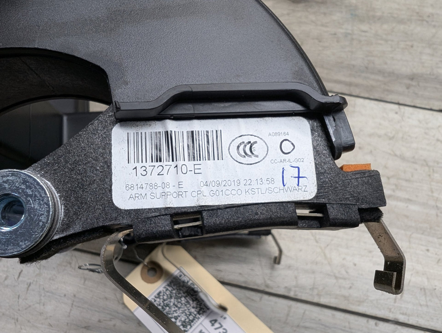 18-21 OEM BMW G01 G02 X3 X4 Retractable Armrest Tray Console Leather Black