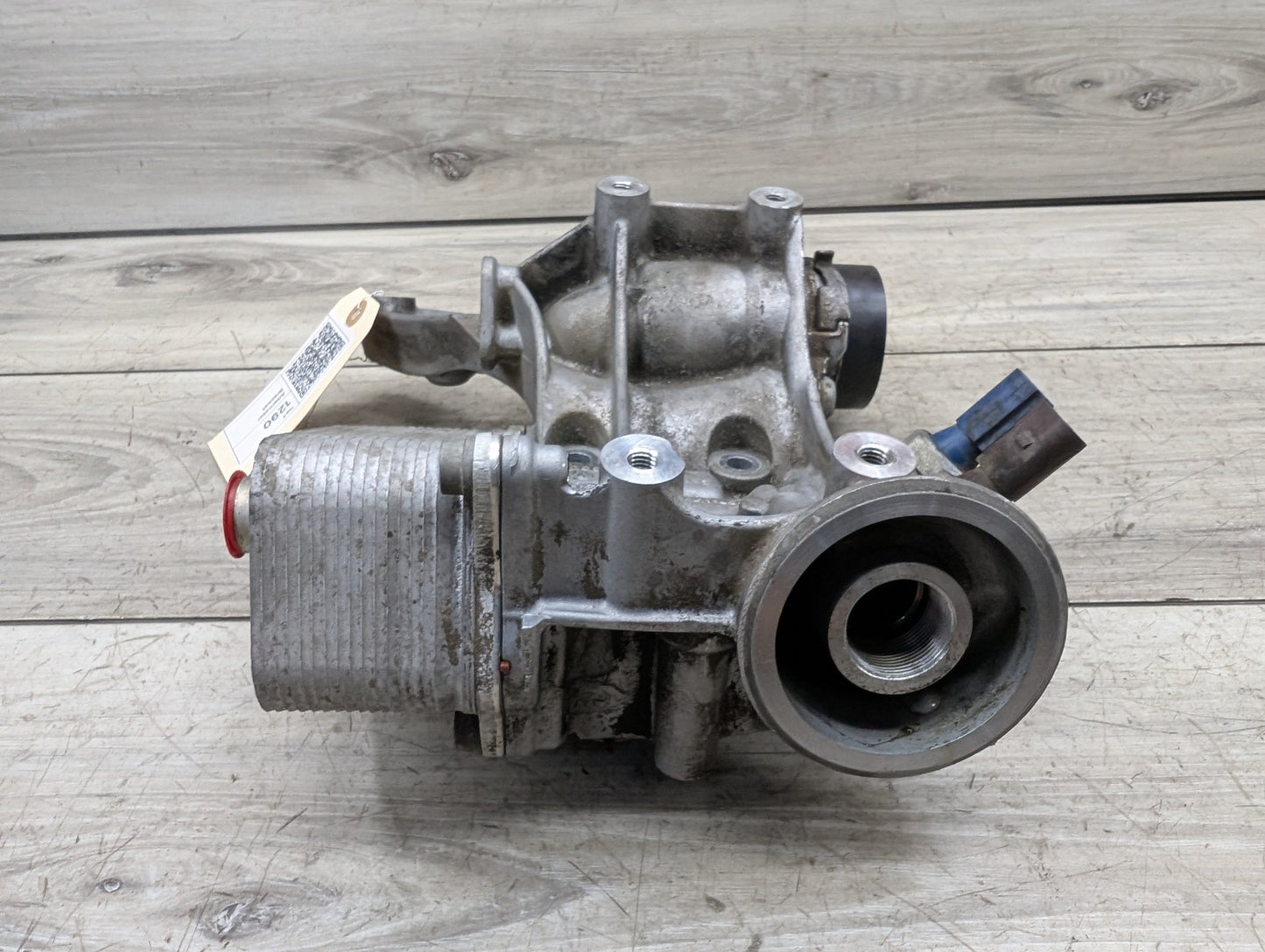 2009 - 2017 Audi Q5 8R Engine Motor Oil Filter Cooler Housing 06J903143AK EA888