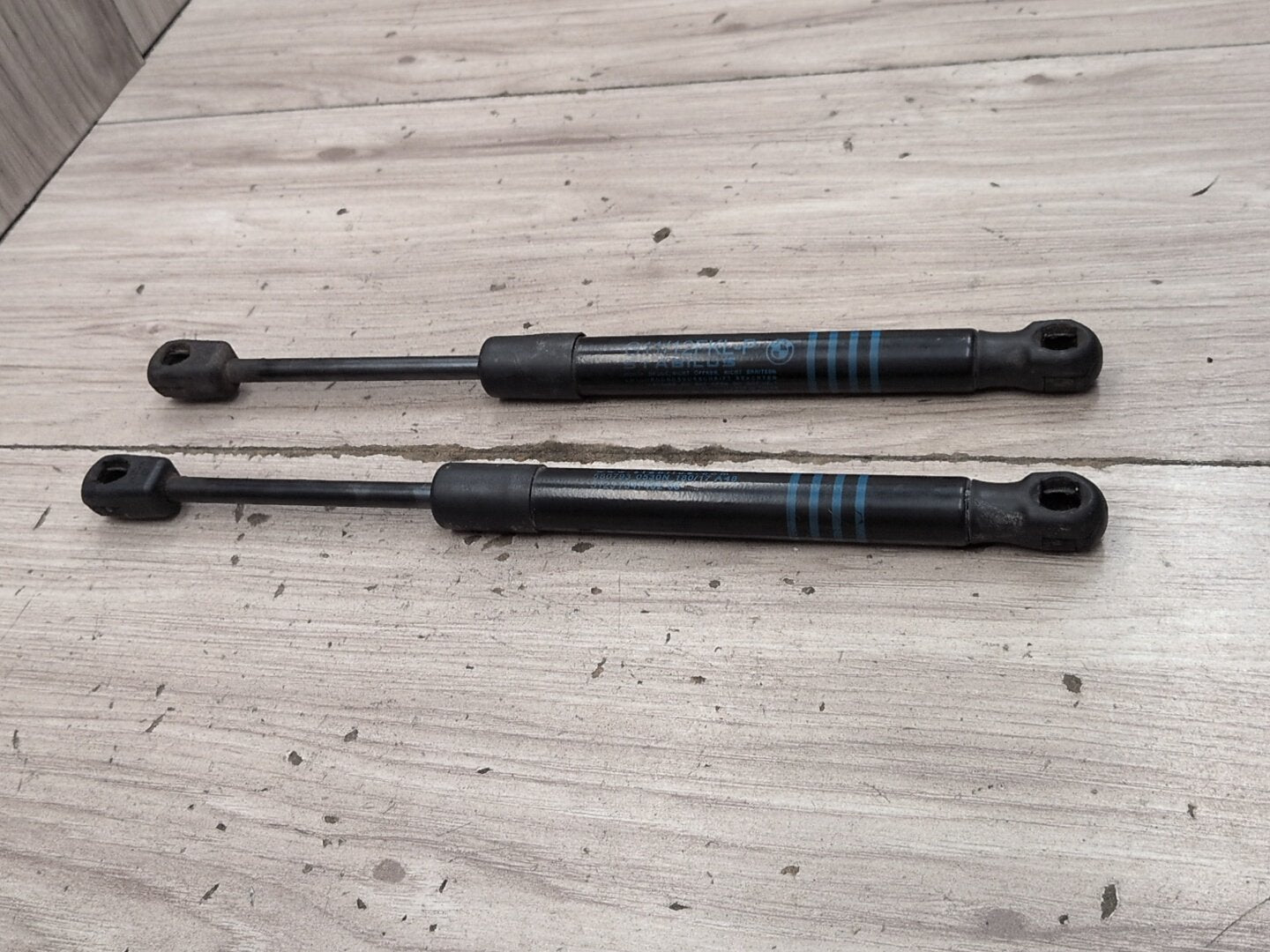 2016-2022 BMW 750i G12 Left Right Hood Bonnet Gas Strut Shock Supports SET 7347402 OEM