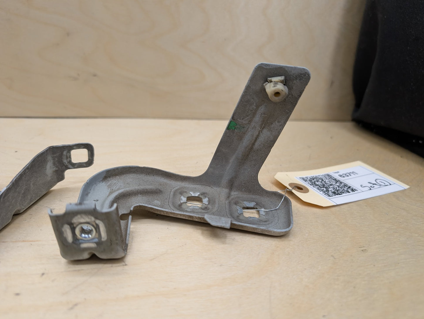 12-20 OEM BMW F30 F32 F33 F36 Front Left Driver Fender Wing Holder Bracket SET