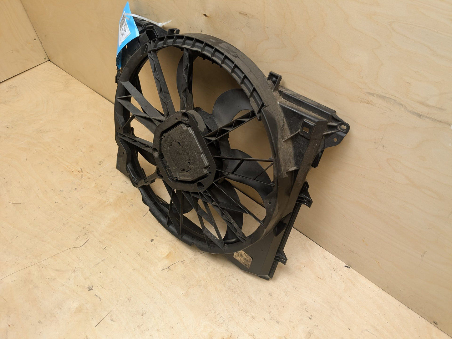2007-2013 BMW 328i E93 Radiator Fan Shroud Housing w/ Motor 5A3F107