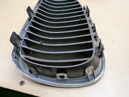 2007-2013 BMW 328i E93 Front Left Right Upper Bumper Cover Kidney Grilles SET 7157277