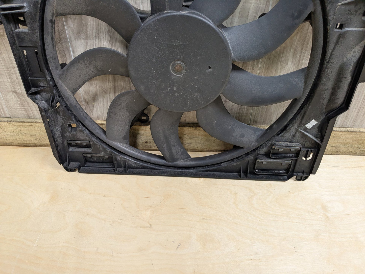 2011 - 2016 BMW 535i F10 Radiator Fan Shroud Housing w/ Motor 7647652 N55B30A