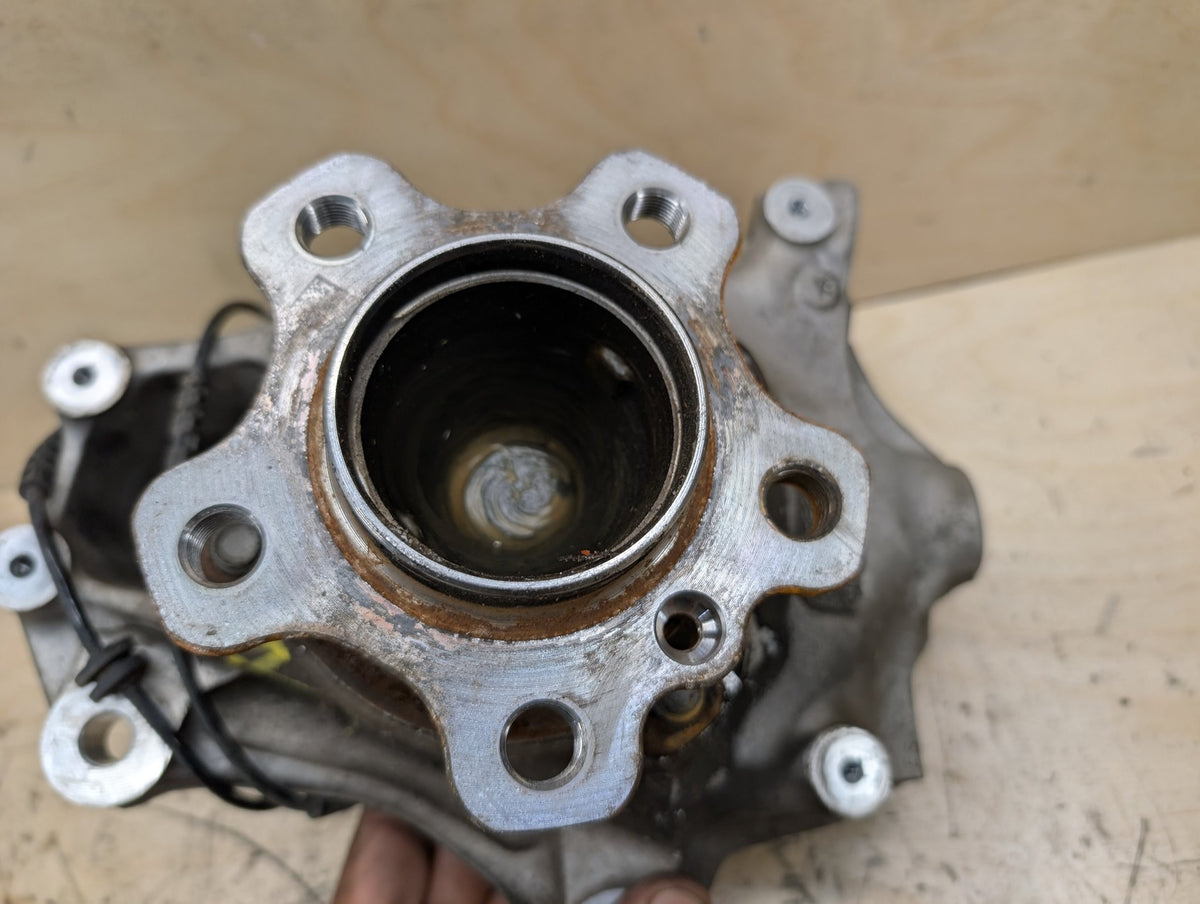19-25 OEM BMW G20 G22 G23 FRONT Right Passenger Hub Spindle Knuckle Bearing RWD