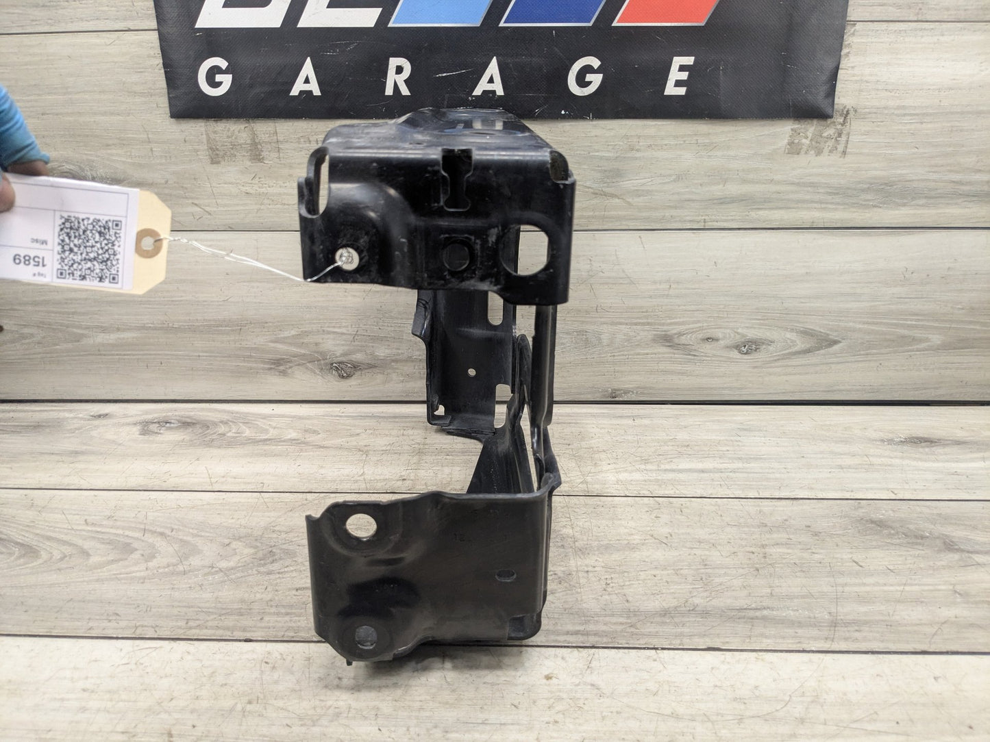 OEM BMW G01 G02 F97 X3 X4 Front Right Passenger Radiator Reinforcement Bracket
