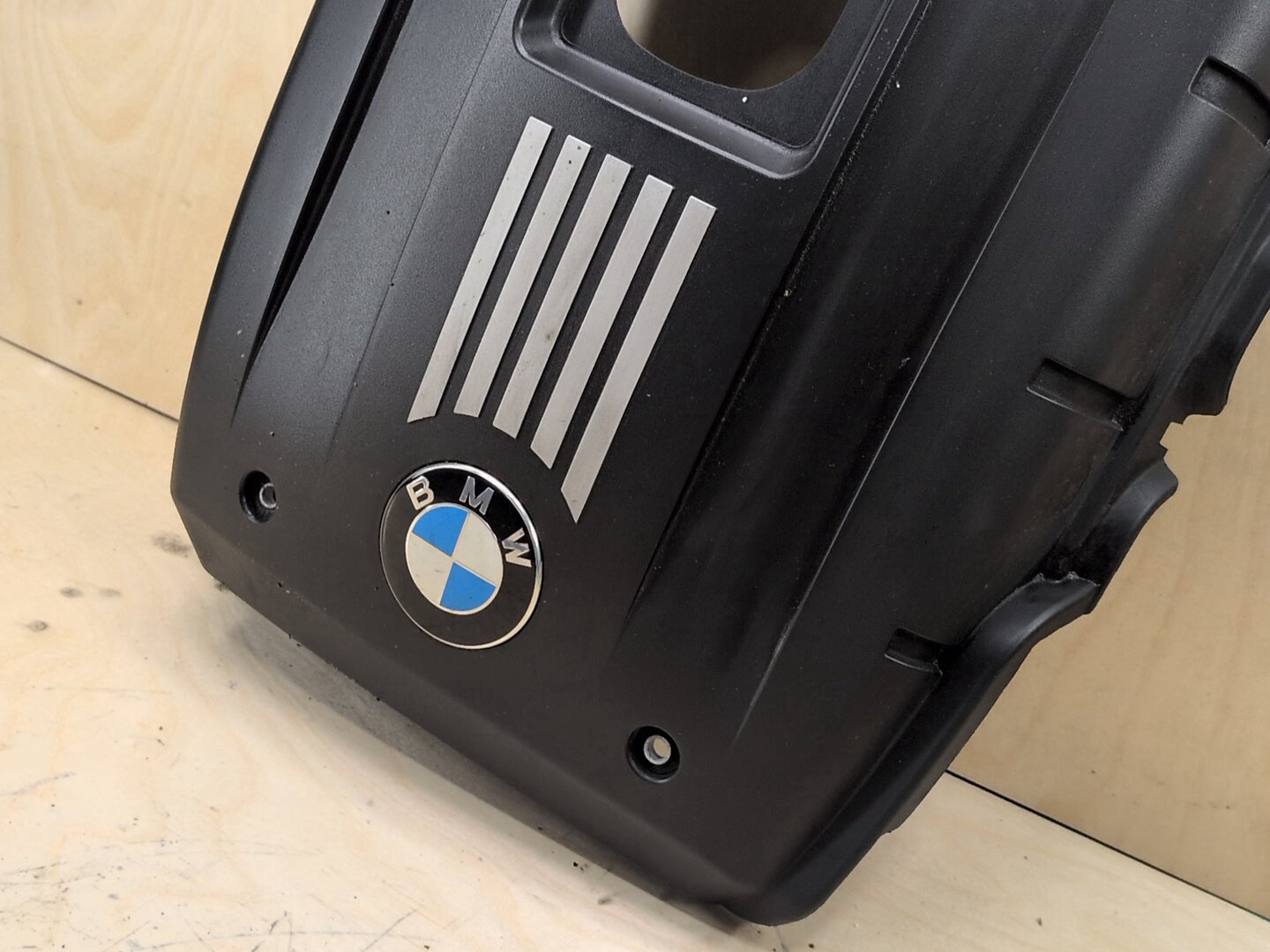 2006-2011 BMW E90 328i N52B30 Engine Cover 7575032