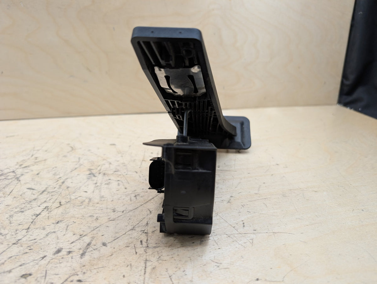 OEM BMW F15 F25 F30 F36 G01 G05 G12 G20 Accelerator Throttle Gas Pedal Sensor