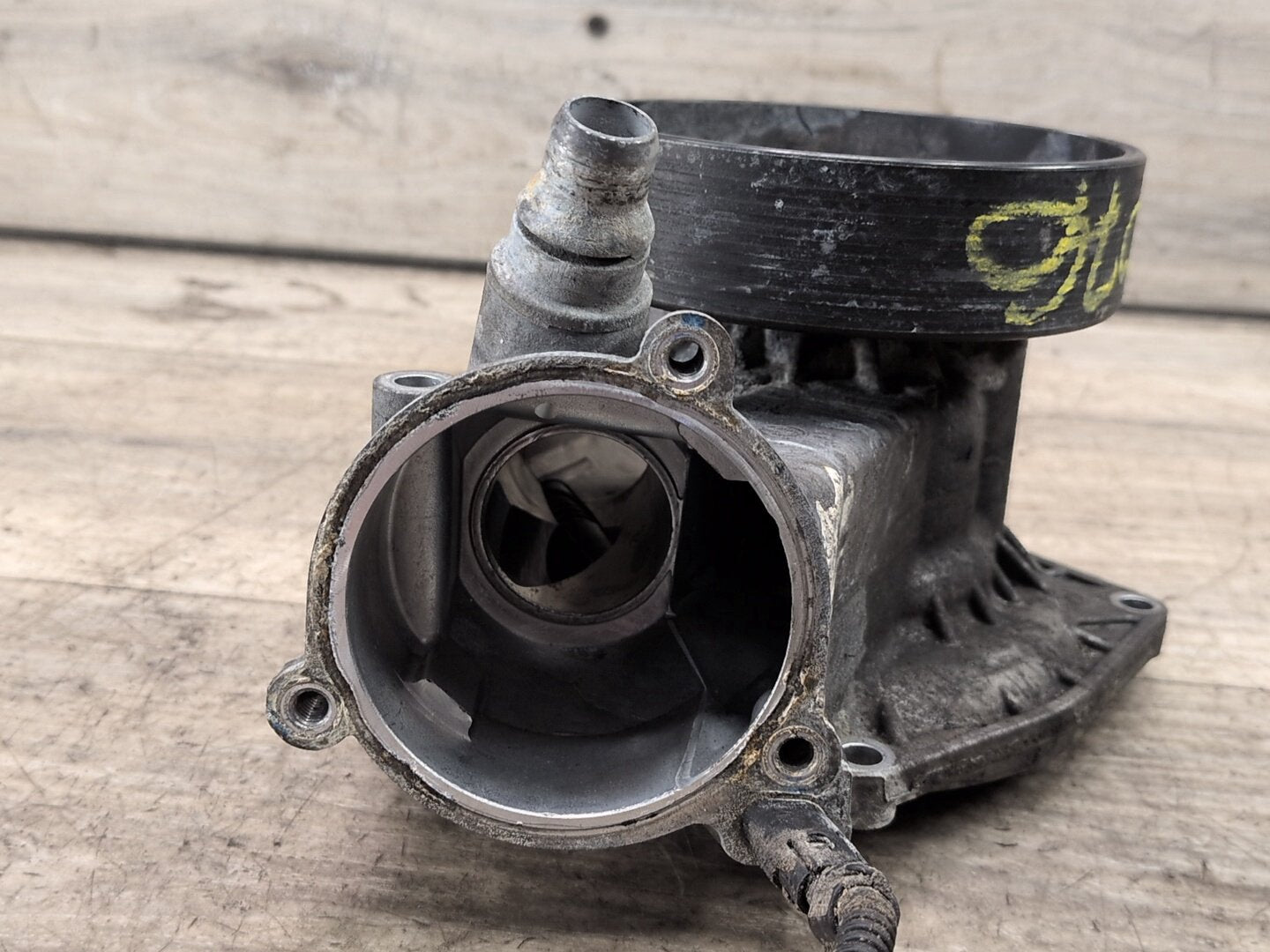 2016-2022 BMW 750i G12 Auxilary Water Coolant Pump 8642290