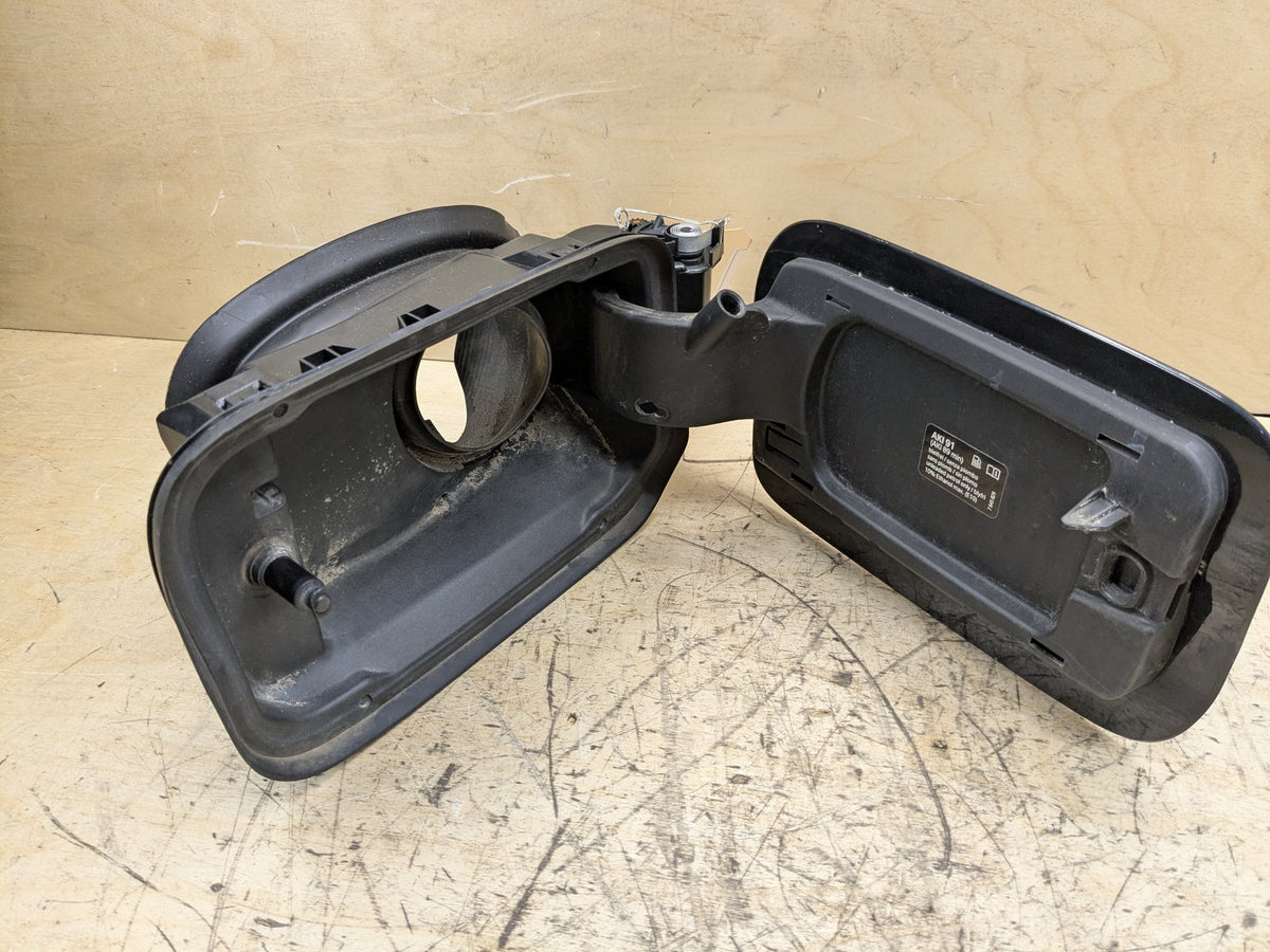 2016-2019 BMW 740i G12 Gas Cover Assembly 7358677 OEM