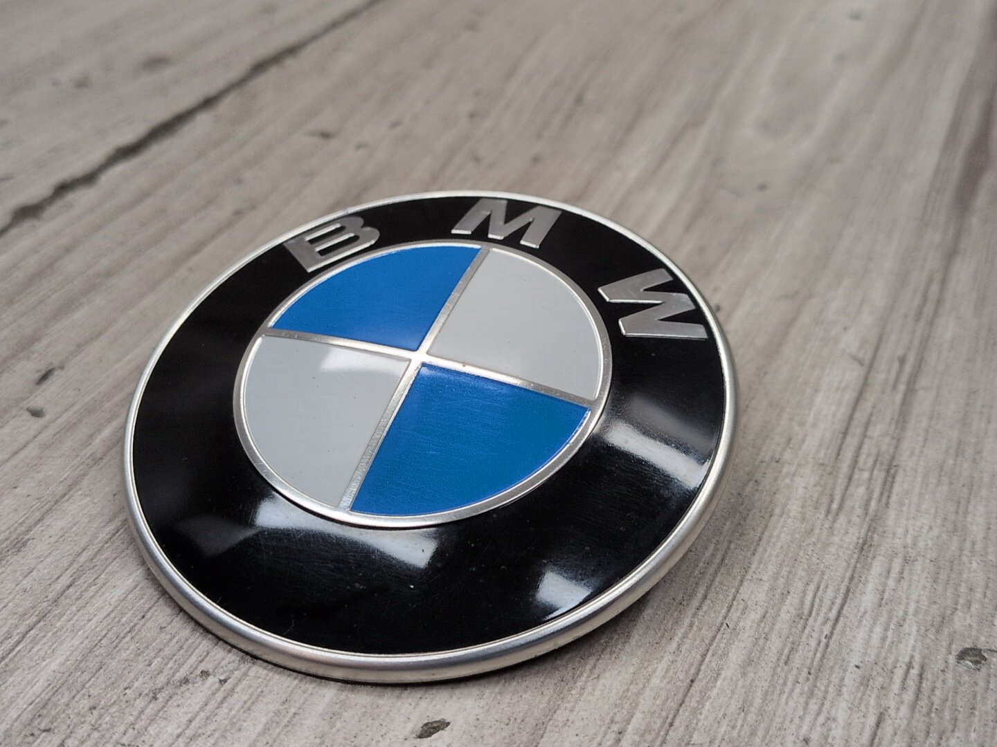 OEM BMW E82 E92 F02 F10 F22 F30 F44 F82 Rear Trunk Lid Round Emblem Logo 82MM