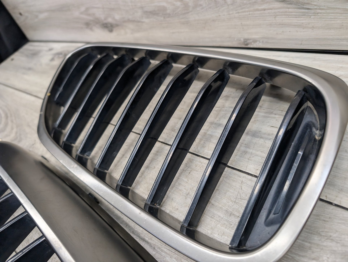 2017-2023 BMW M550i xDrive G30 Front Left Right Upper Bumper Cover Kidney Grilles SET 7383520