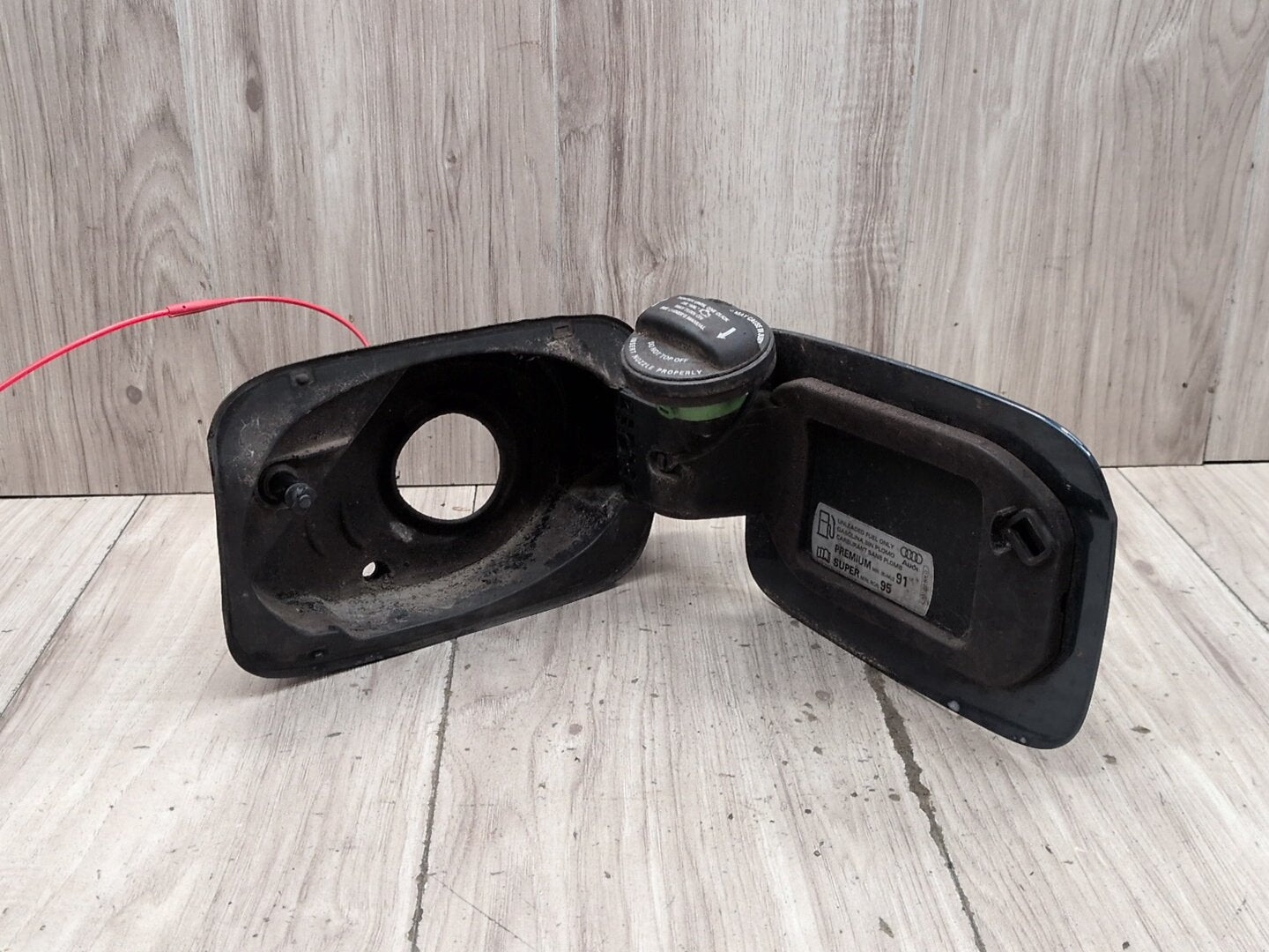 2015-2018 Audi Q3 8U Fuel Gas Tank Filler Cap 8J0010508Q