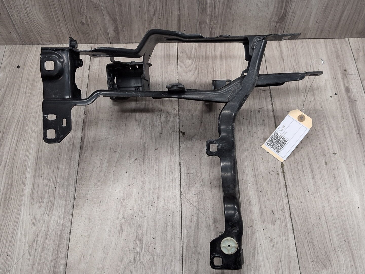 2019 - 2026 BMW X5 G05 Left Driver Headlight Bracket 7421709 N63B44M3