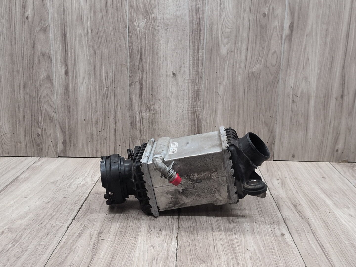 16-19 OEM BMW G30 G12 M550 750 N63R Turbocharger Intercooler Air Cooler 5-8
