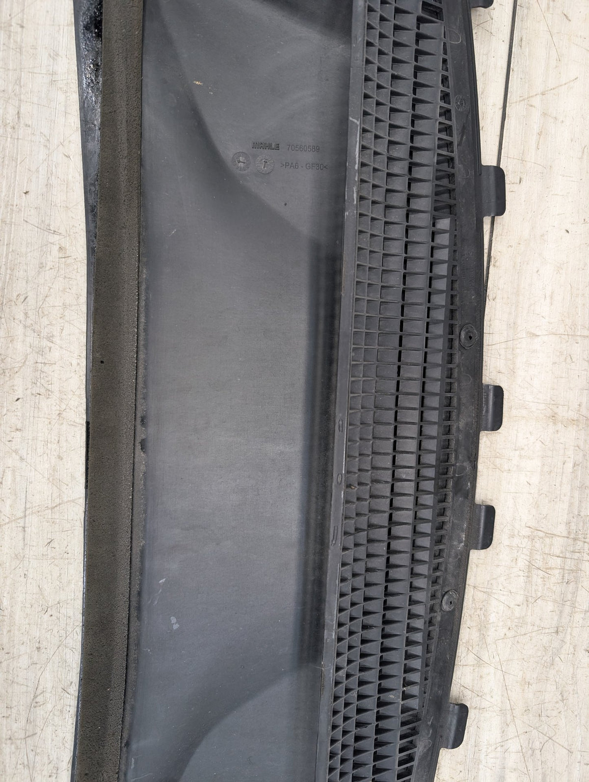 2015-2016 BMW X6 F86 Radiator Support Upper Cover Panel 7637050