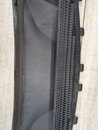 2015-2016 BMW X6 F86 Radiator Support Upper Cover Panel 7637050