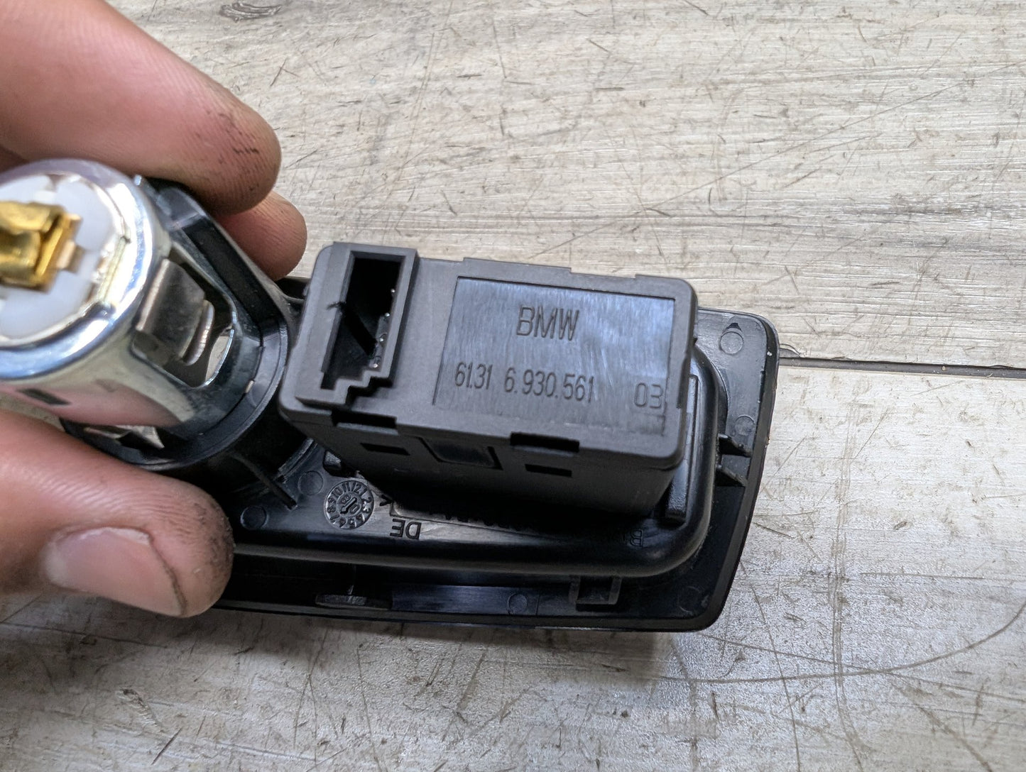 2008-2013 BMW 128i E82 AUX/ USB Charger Port Socket 6930561