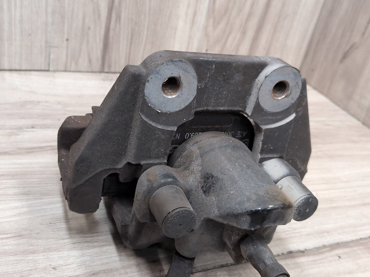 2004-2010 BMW M6 E64 Rear Left Right Brake Caliper SET 2283164