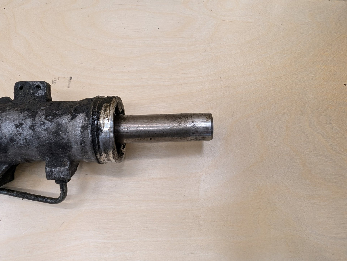 OEM BMW E82 E88 E90 E92 E93 328 335 RWD Power Steering Gear Rack and Pinion L5