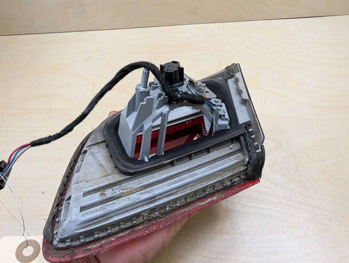 07-10 OEM BMW E93 328 335 M3 CONVERTIBLE Rear Left Driver Inner Trunk Tail Light