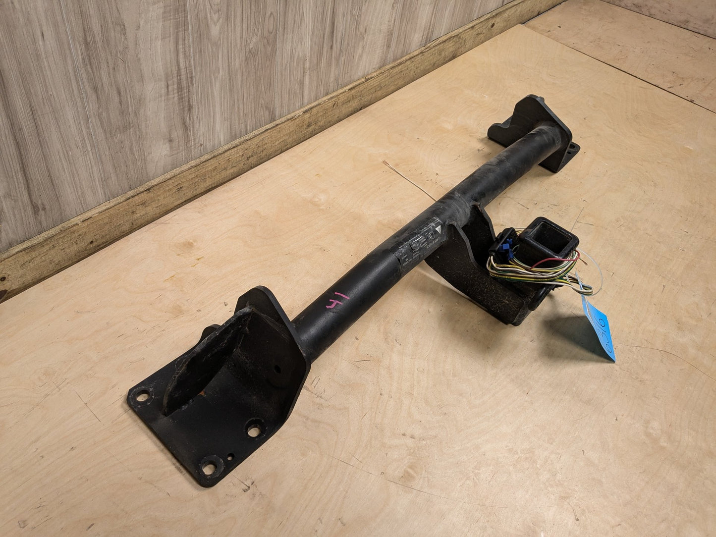 2007-13 BMW X5 E70 Aftermarket Tow Hitch Trailer