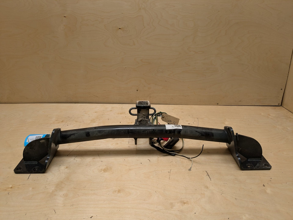 F15 F16 X5 X6 Aftermarket CURT Powered 3-to-2-Wire Taillight Converter w Tow Hitch Mount