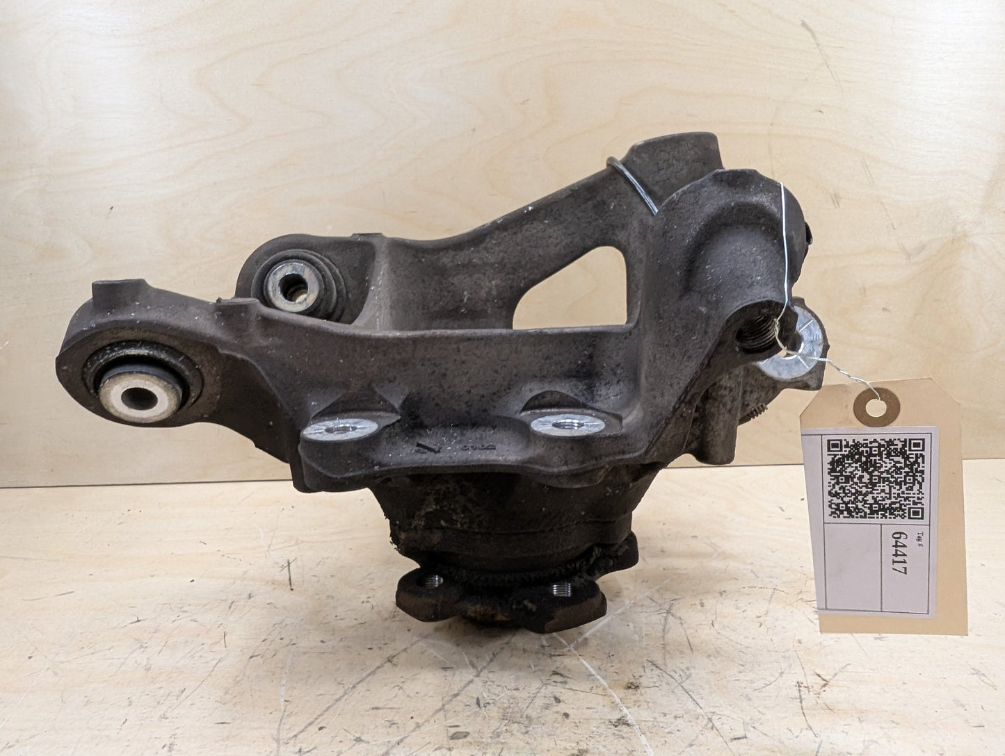 2016-2022 BMW 750i G12 Rear Left Driver Spindle Knuckle w/ Bearing 6865661