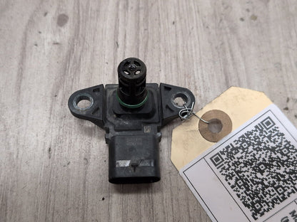 2013 - 2019 BMW 750i F01 Manifold Absolute Pressure (MAP) Sensor 7599042 N63B44O1
